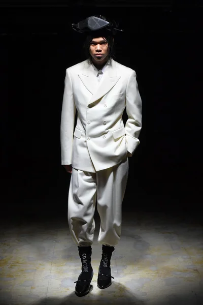 Look 5